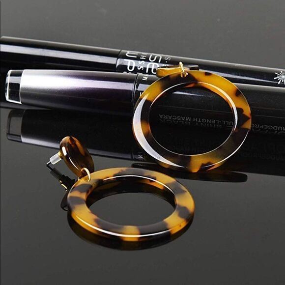 ✨ Acrylic Statement Tortoise Hoop Earrings✨ - Picture 3 of 8